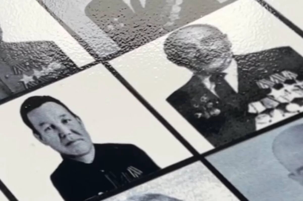    В Ижевске начал курсировать трамвай с портретами героев СССР