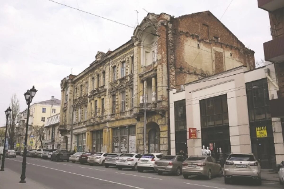    Власти Ростова рассказали о будущем «дома с ангелами» на Московской