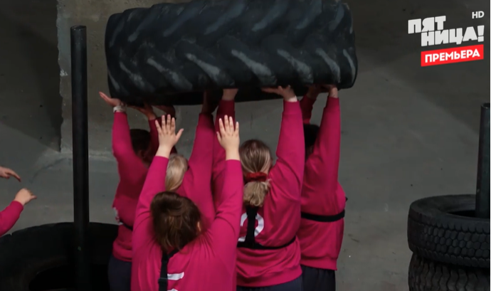Кадр из шоу "Большие девочки" 20.03.2025