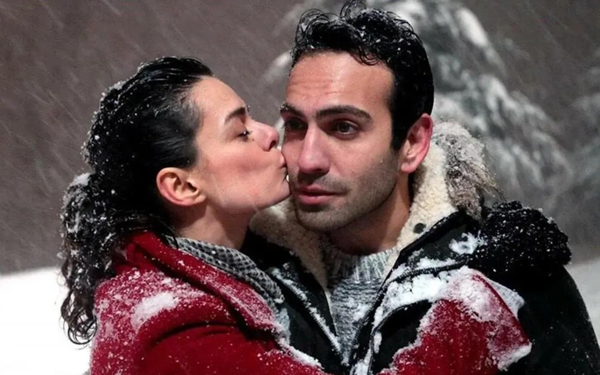 Кадр из сериала "Снова любовь"