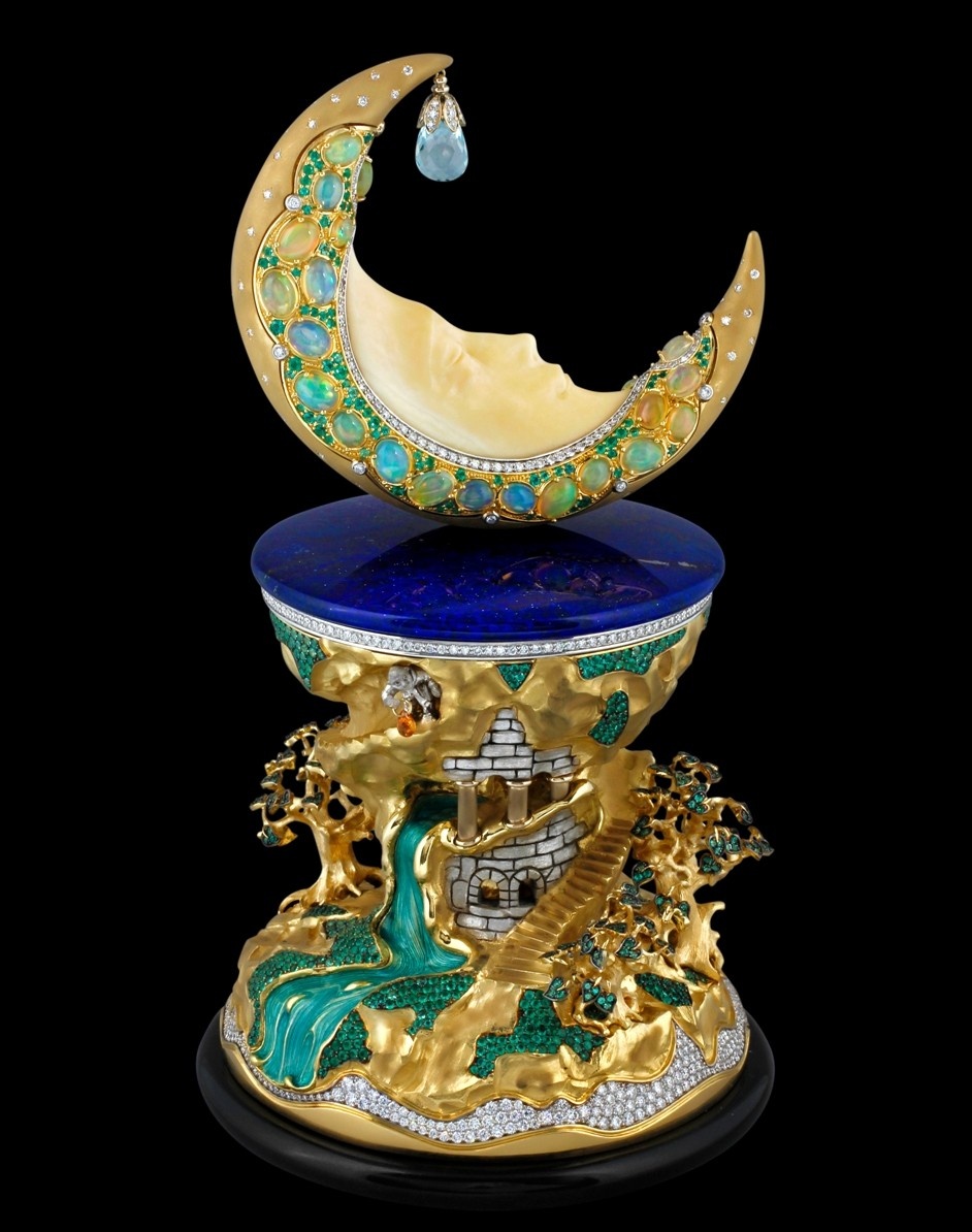 Композиция с часами "Полумесяц"