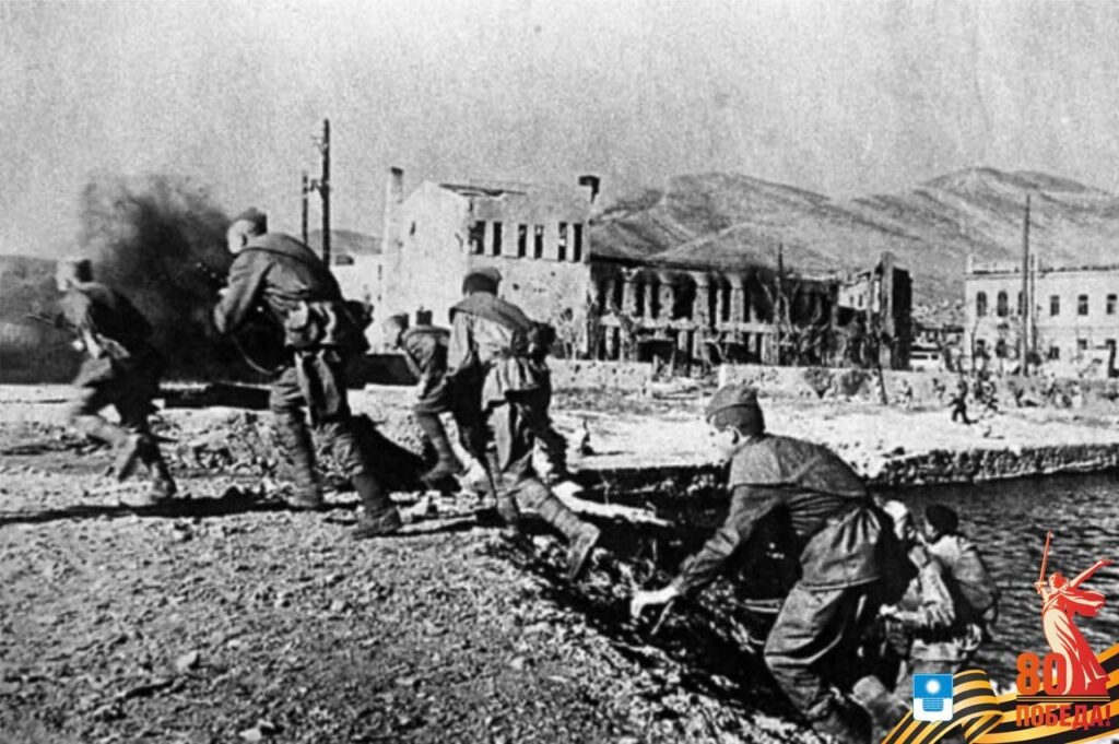    Из Геленджикской бухты выходили в бой корабли и морская пехота, 1943 г.