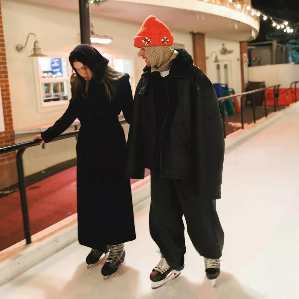 Джастин Бибер и Хейли Бибер📷
