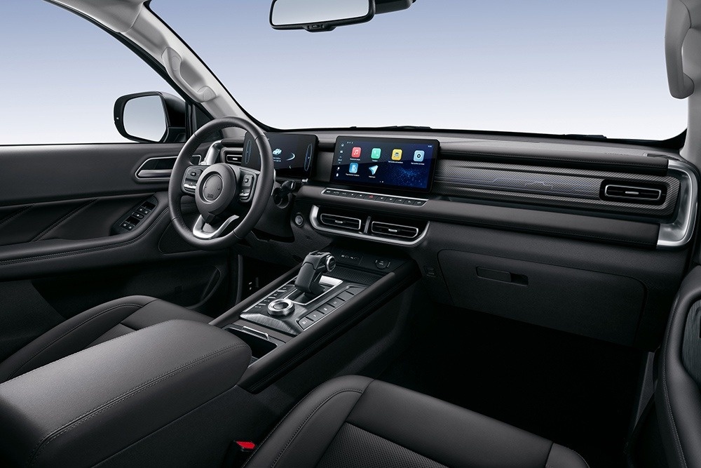 По салону и на руле много физических кнопок. Фото Great Wall  📷
