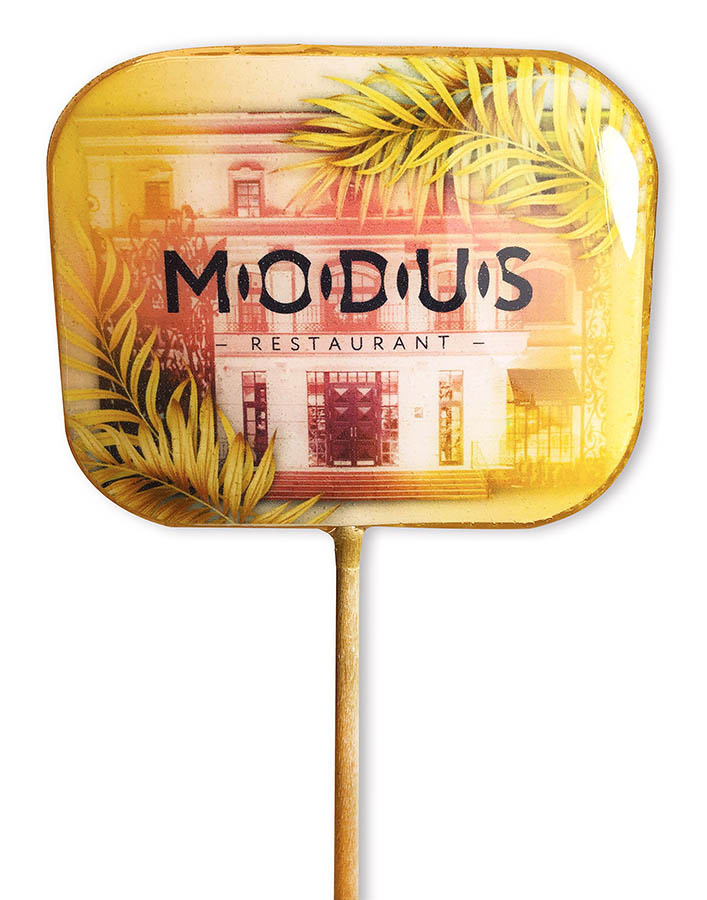 Леденцы на палочке — вкусные сувениры на День клиента (19 марта) 