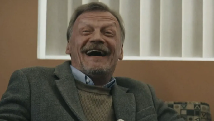 Алексей Серебряков в фильме "Анора". кадр из фильма.