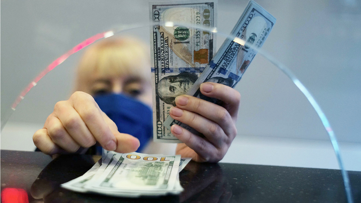 Важно внимательнее относиться к состоянию купюр и при необходимости обменивать их заранее