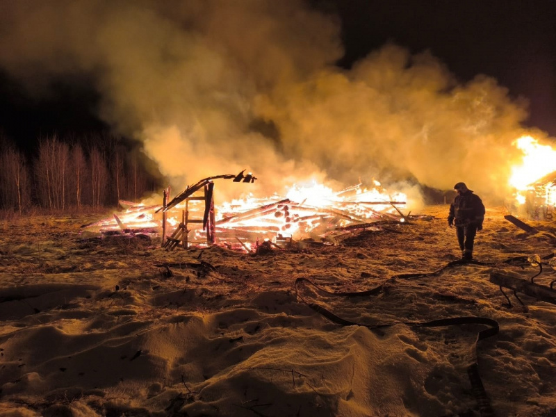    Появились фото страшного ночного пожара в КарелииОПС по Кемскому району