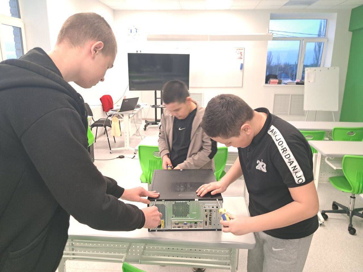  📷    «IT-куб». Оренбургские школьники проходят обучение в Центрах цифрового образования Кристина Просвиркина