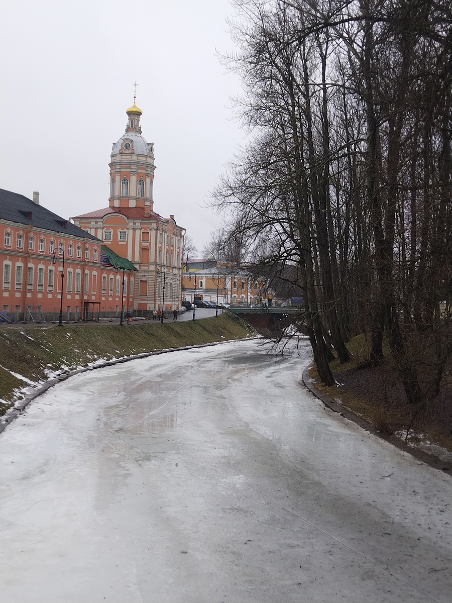 Застывшая речка Монастырка