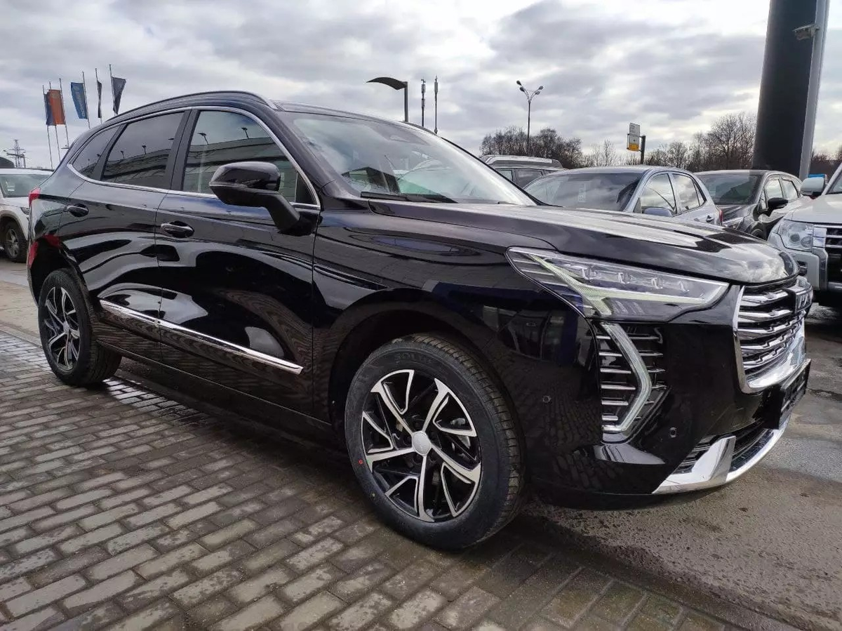Самым продаваемым кроссовером остался популярный Haval Jolion с результатом -25% по сравнению с 2024 годом