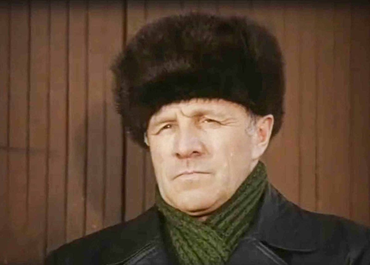 Кадр из фильма "Транзит". Михаил Ульянов в роли Владимира Багрова