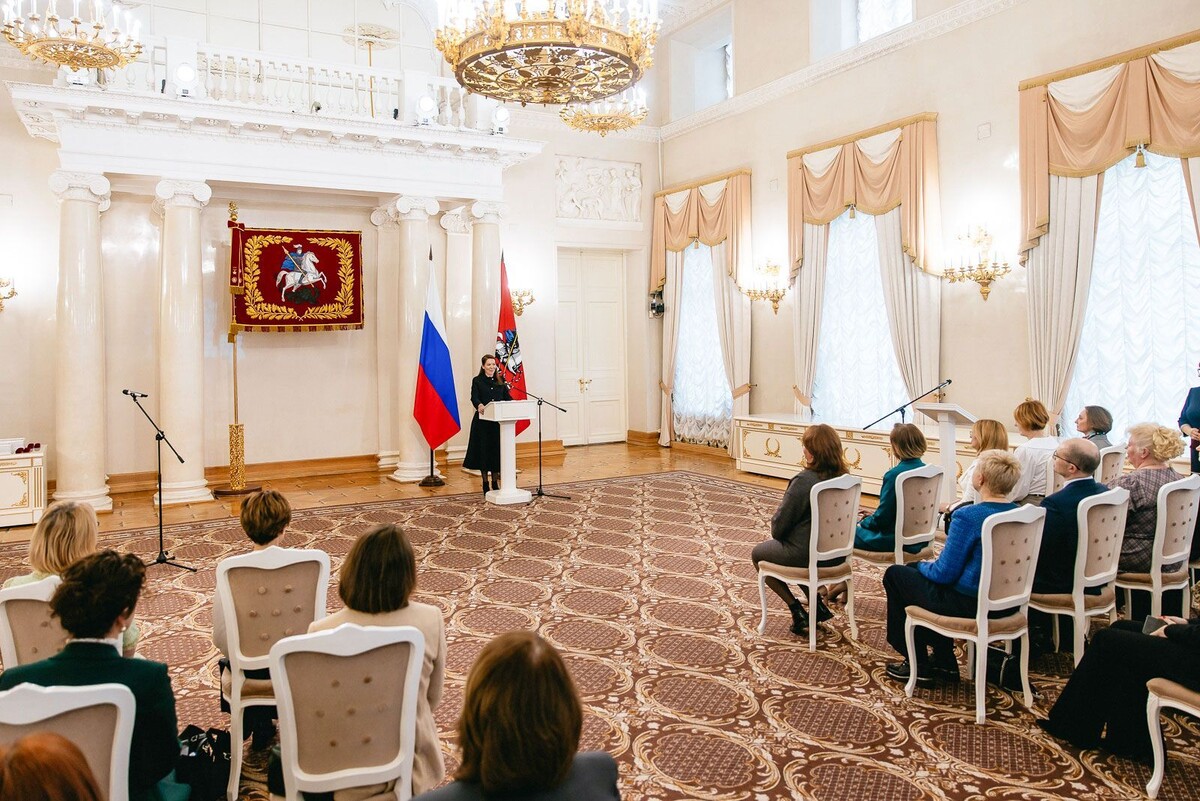    Более 250 специалистов удостоены почетного звания «Московский врач»