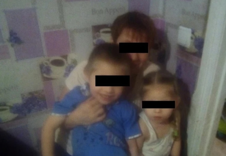 Александр с двумя своими детьми. Фото: "КП"