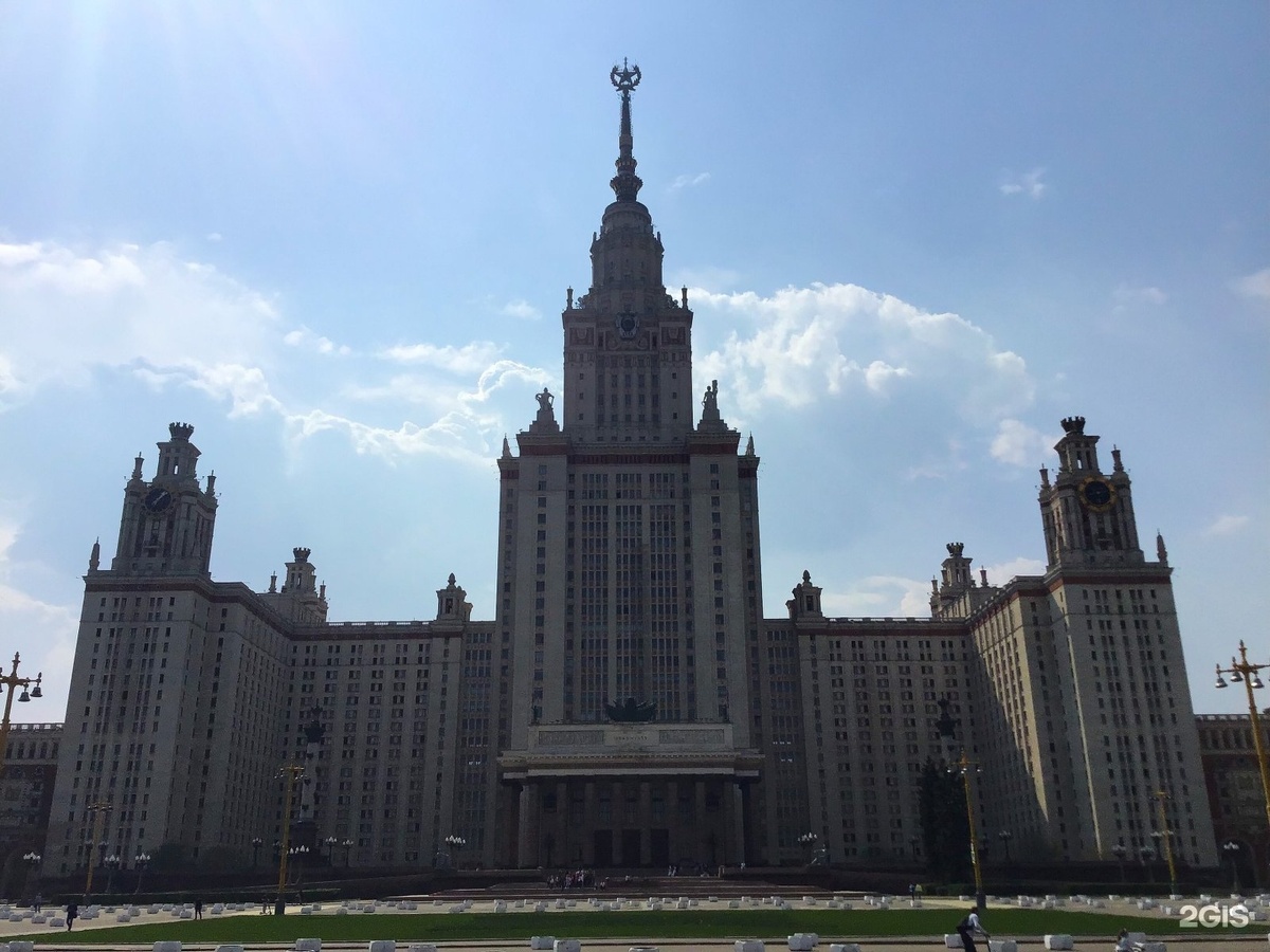    Особенная атмосфера МГУ в отзывах студентов и выпускников