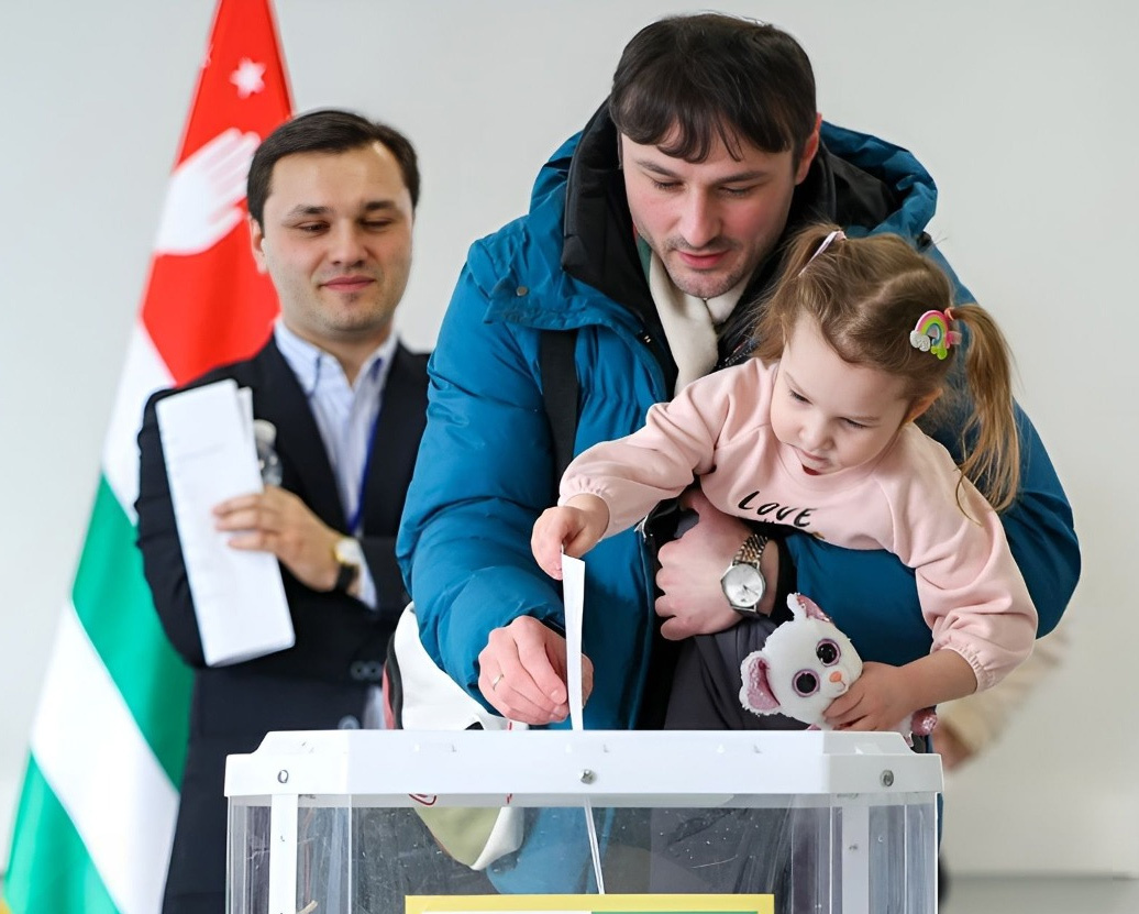 Граждане Абхазии принимают активное участие в определении будущего своей страны