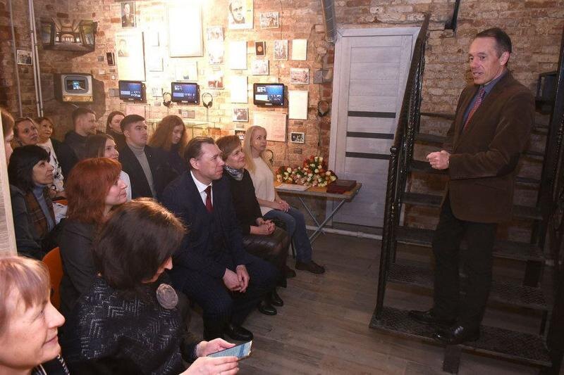    Фонд "Евразия" / В галерее выдающихся оренбуржцев "Наши люди"