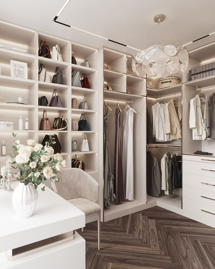 Ставь лайк, если мечтаешь о такой гардеробной 