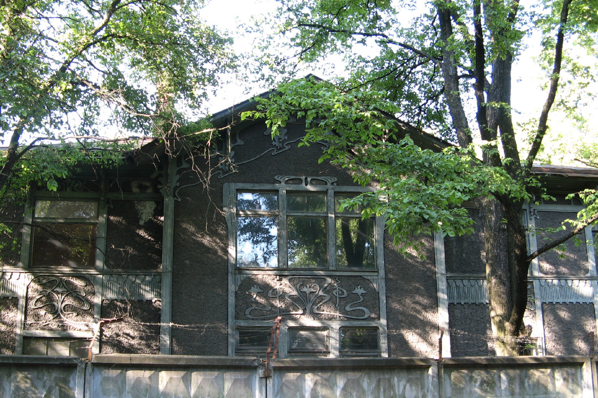 Особняк Экваля снаружи