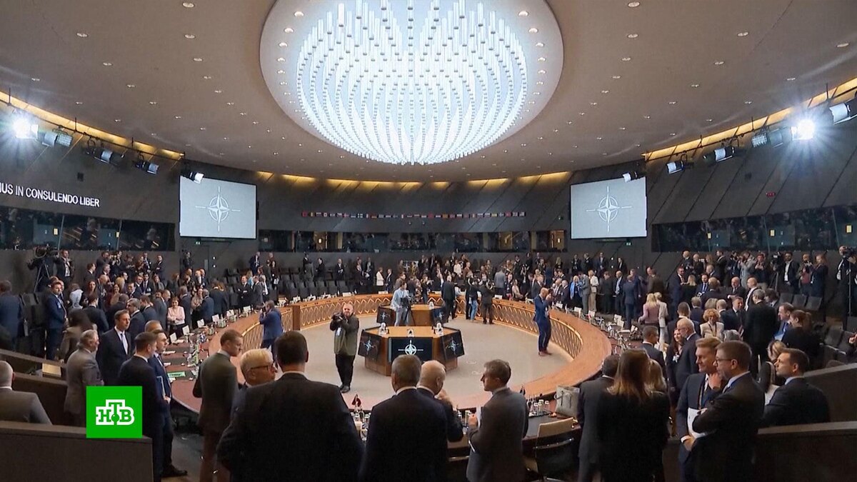    WP: перепалка Трампа с Зеленским может стать началом краха коллективного Запада