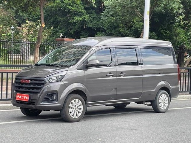    «АвтоВАЗ» объявил о производстве новых коммерческих автомобилей SKM от китайской компании Shineray Group