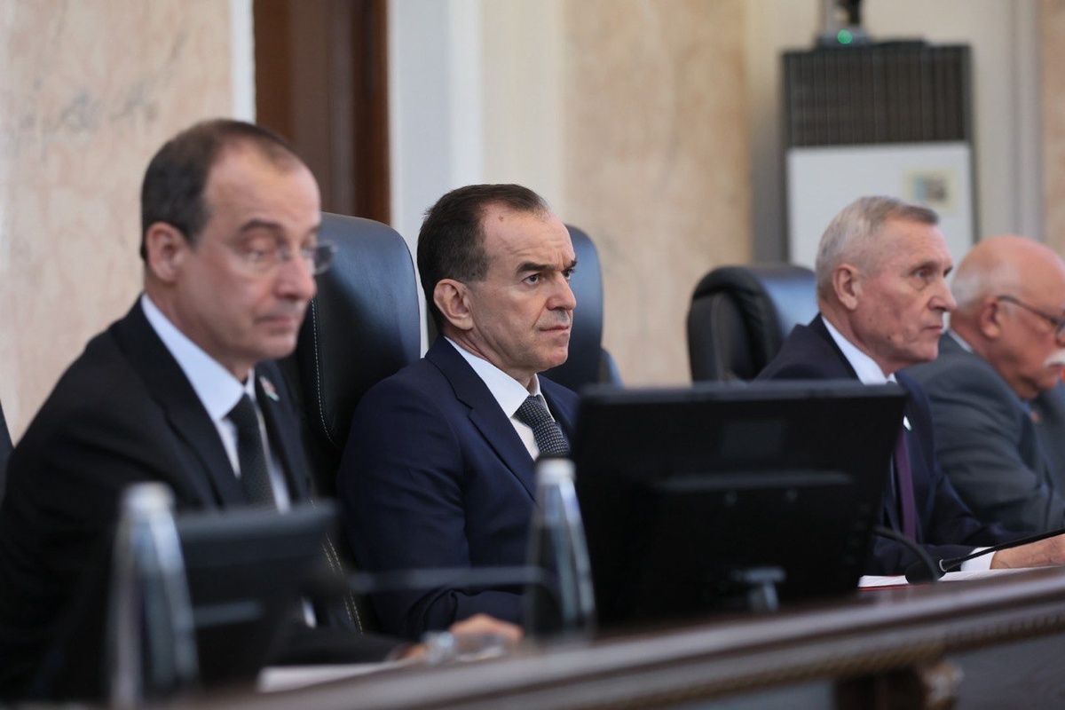 На 54-й сессии ЗСК губернатор Вениамин Кондратьев подчеркнул, что дополнительные средства появляются благодаря укреплению региональной экономики./ Фото: Кристина Ковалёва