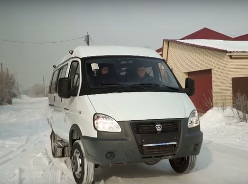     Многодетная семья из Минусинска получила новую машину