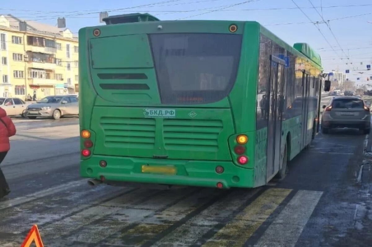    Автобус сбил пенсионерку на пешеходном переходе в Челябинске