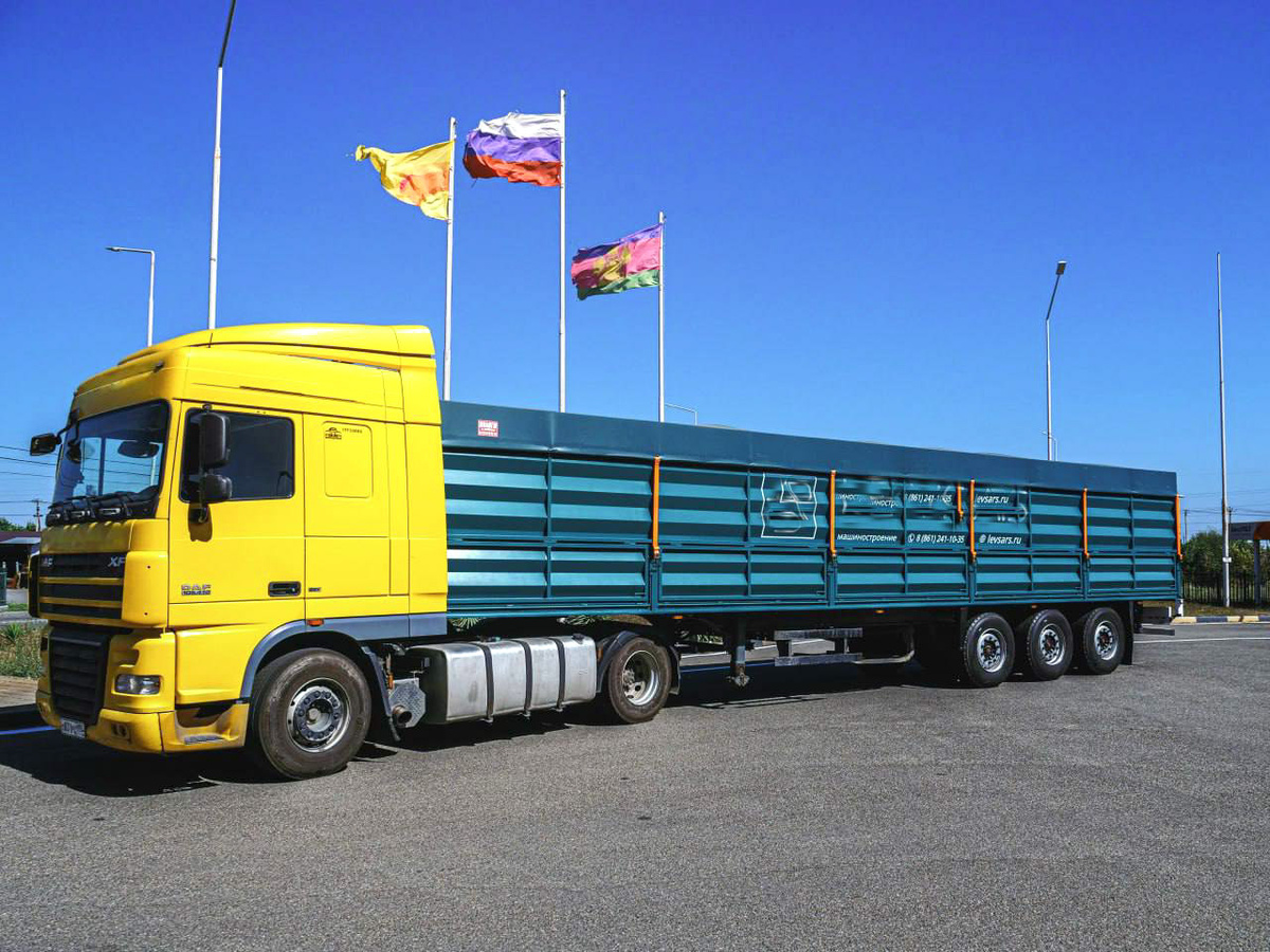 Зерновозы кубанского производителя Артура Сукасяна помогают снизить затраты на логистику для аграриев. /Фото: Иван Дорохов