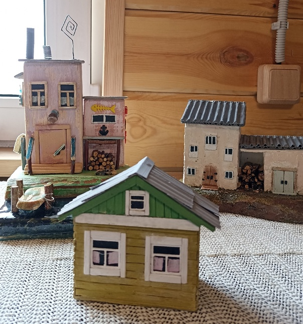 3 домика в разных техниках