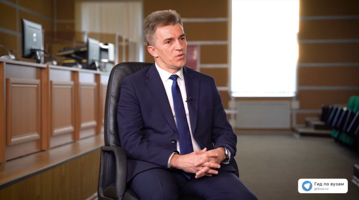 Осипчук Игорь Васильевич – к.п.н., ректор института безопасности и жизнедеятельности СПбУГПС МЧС России. СМИ «Гид по вузам».