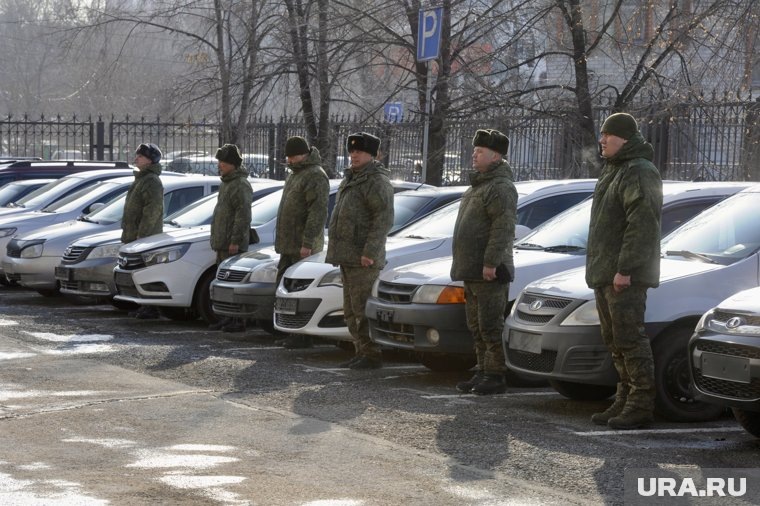 Автомобили отправились на нужды СВО. Фото: Вадим Ахметов © URA.RU