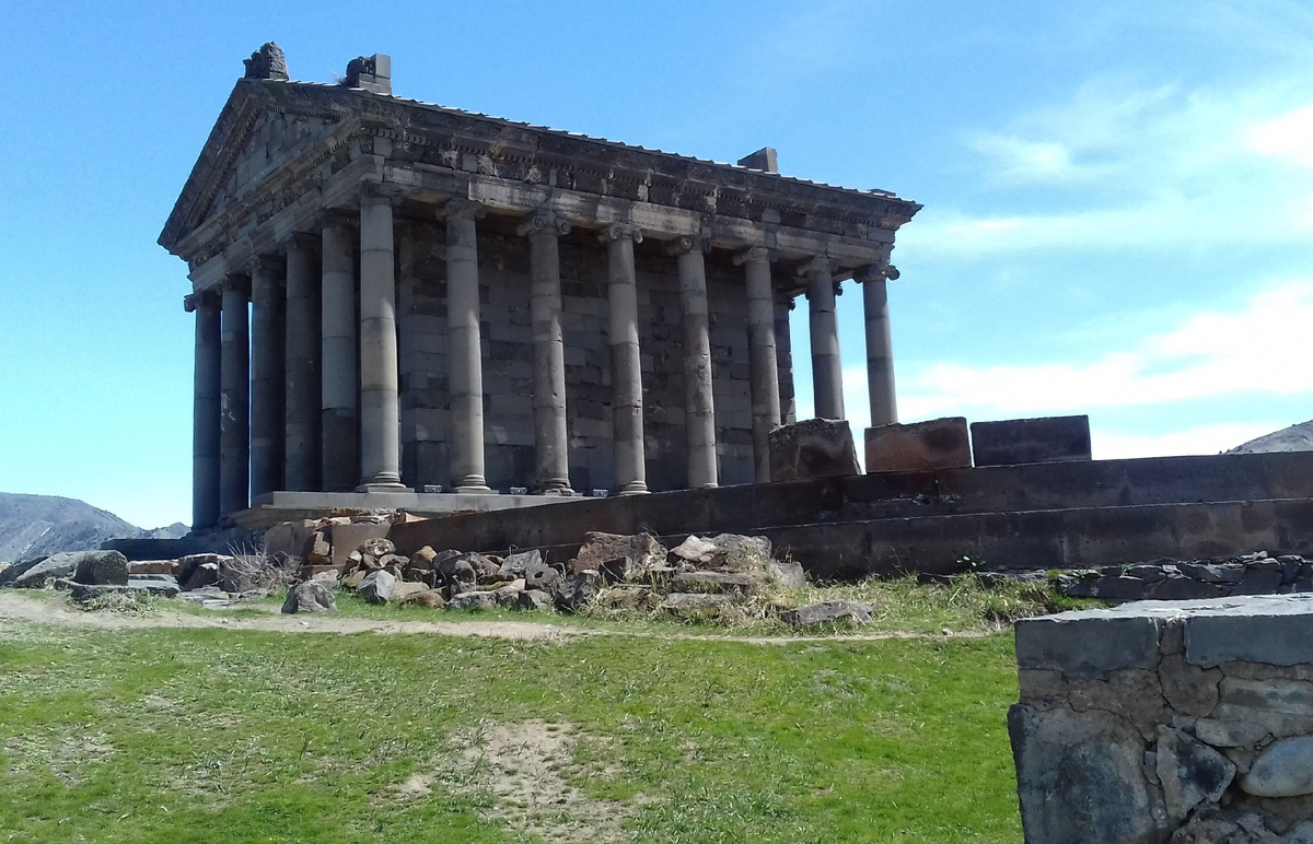Храм Гарни. Армения