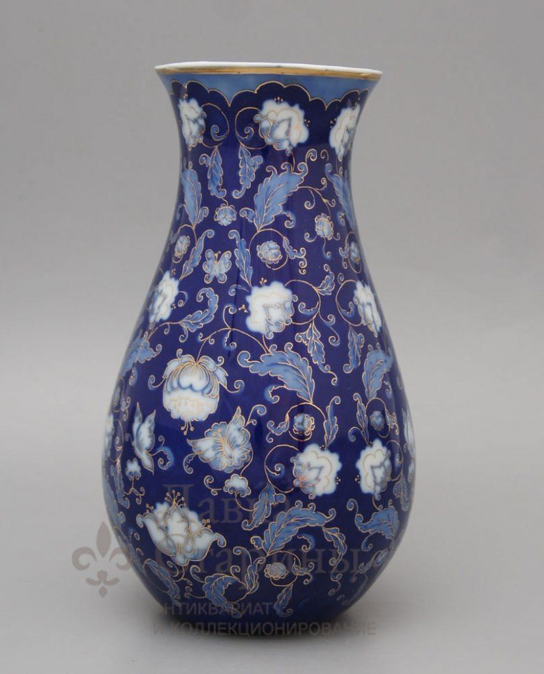 Интерьерная ваза «Цветы хлопка», фарфор, Дмитровский фарфоровый завод в Вербилках, 1951 г. Фото с нашего сайта dvaveka.ru 