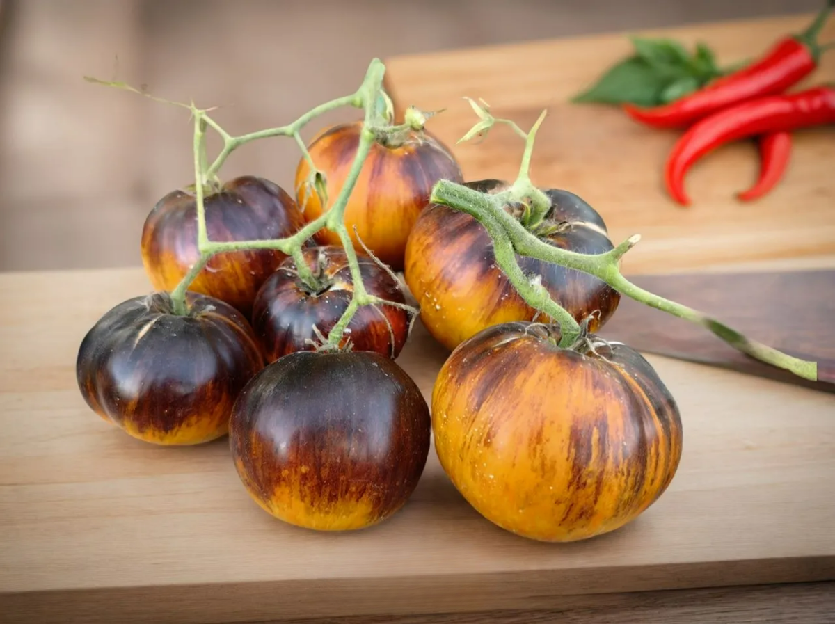 томат аппетитные Щечки