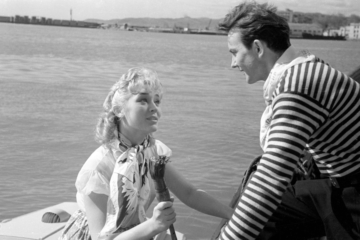 Татьяна Бестаева и Глеб Романов в фильме «Песня», 1958 год