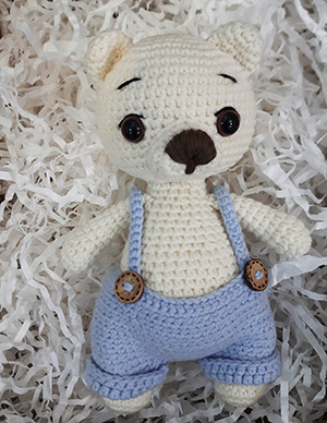 Этот мишка связан столбиками без накида