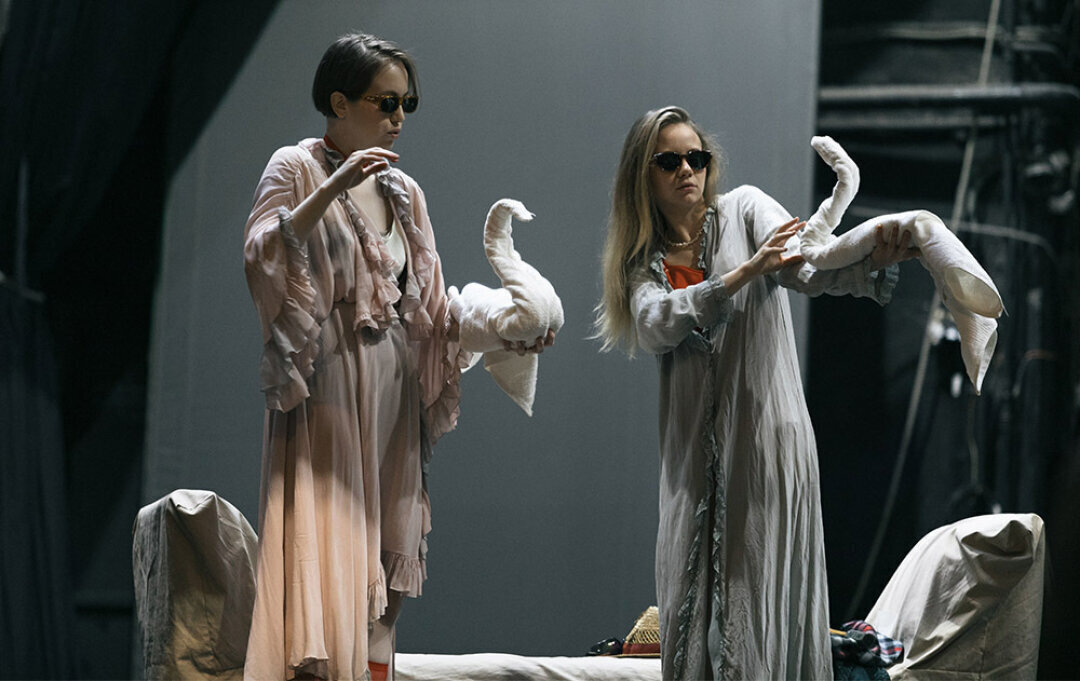    Репетиция спектакля «На всякого мудреца довольно простоты» Фото: Изображение предоставлено Собака.ru пресс-службой Театра имени Комиссаржевской