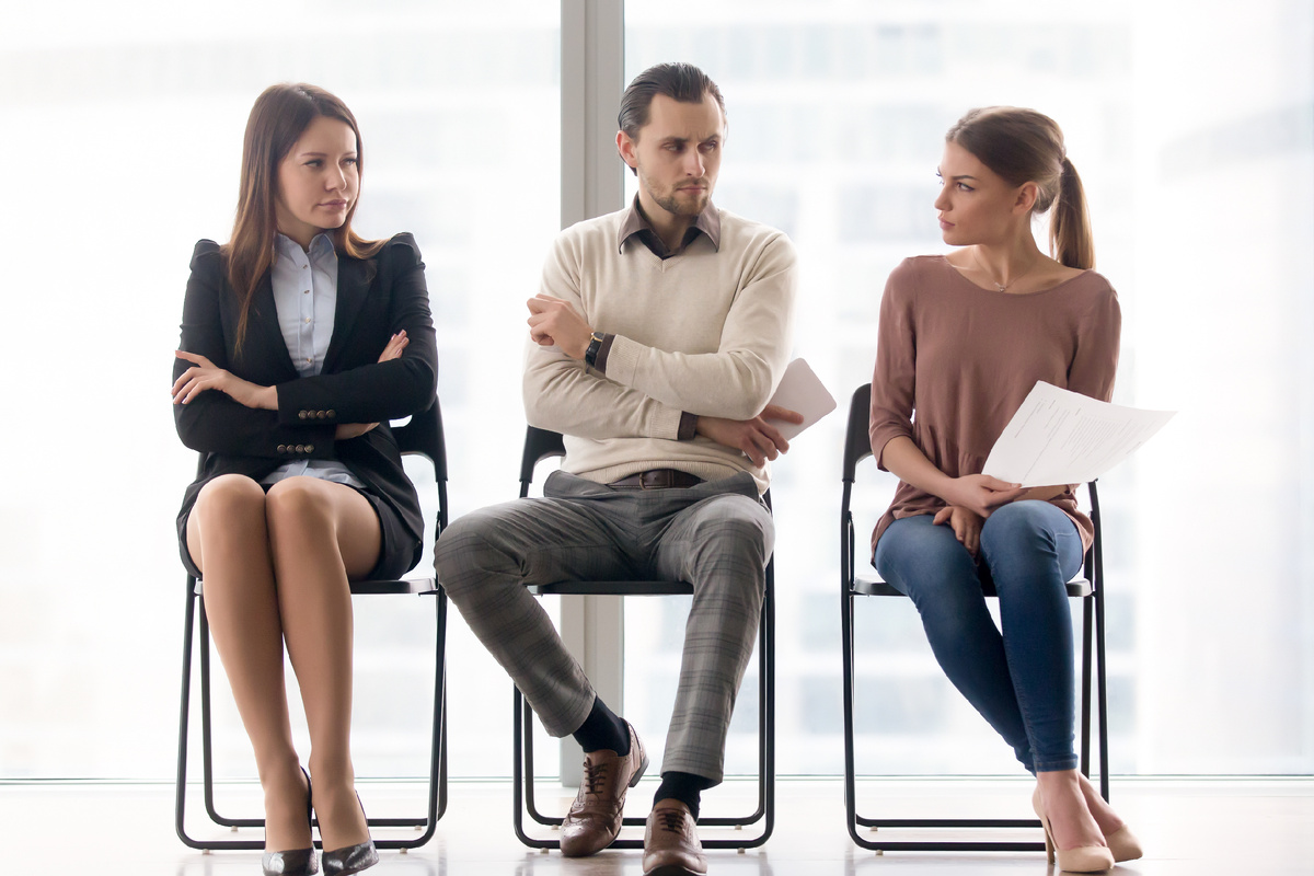 Как победить в конкуренции с белым парнем среднего возраста? Согласно статистики, именно они снимают все сливки и получают самые лучшие вакантные места.