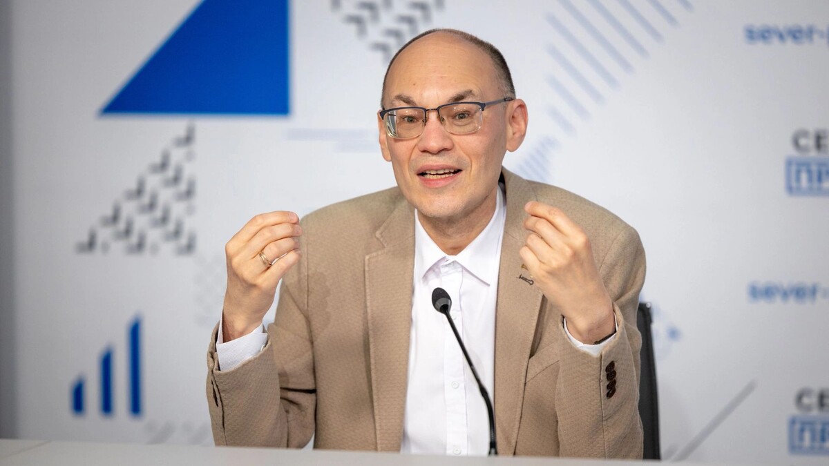    Для Сергея Токарева главное - здоровье северян. Фото: Фёдор Воронов / «Ямал-Медиа»