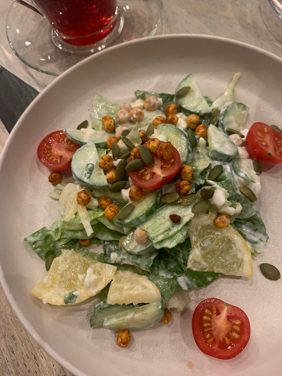 Пример перекуса, либо дополнения к основному приему пищи 