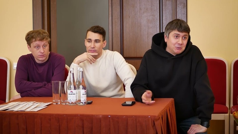    Рязанский режиссёр Арсений Кудря и и актёры Михаил Подзолко и Александр Сухарев ответили на вопросы о предстоящей премьере в театре Фото: Максим Семашко / / ИА «Победа26»