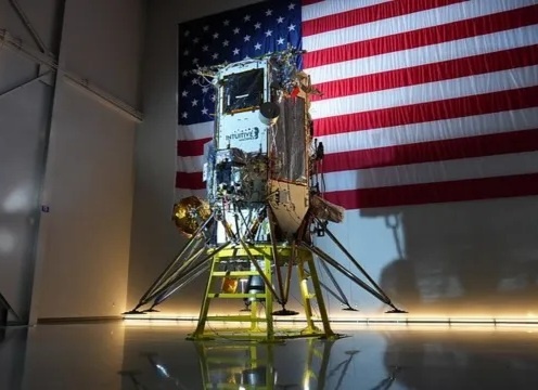 Посадочный модуль " Афина " размером примерно с телефонную будку.