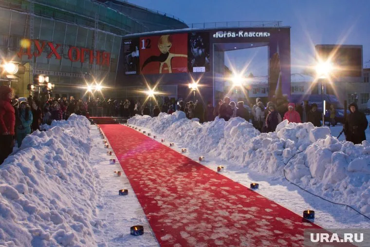 Каневский, Якубович, Розанова, Гаас вышли на красную дорожку в Ханты-Мансийске
Фото: Андрей Загумённов © URA.RU
