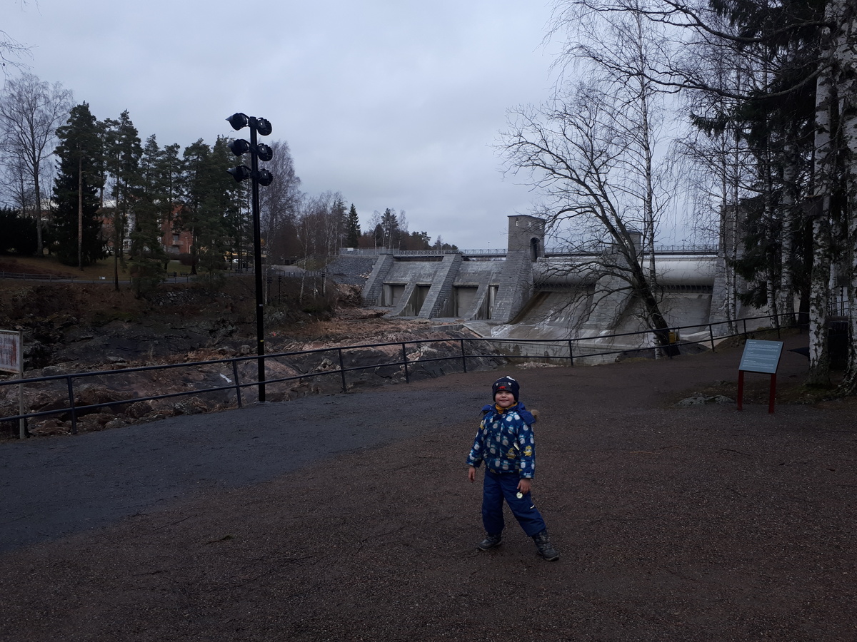 Самое впечатляющее сооружение в Иматре - плотина местной ГЭС, построенная в 1928 году.