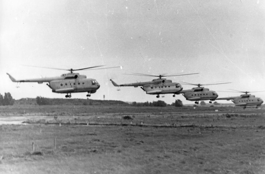 Эскадрилья Ми-14ПЛ на взлете