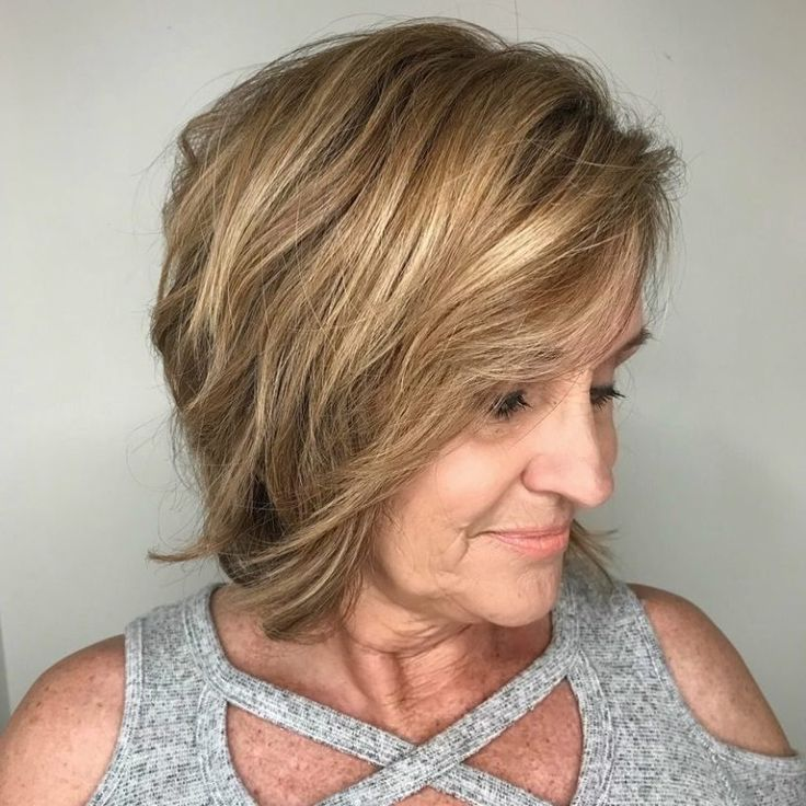 Средне-русый с добавлением светлых акцентов.