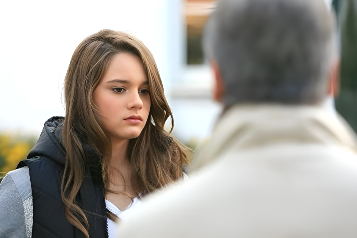 кадр из сериала "Прилив"