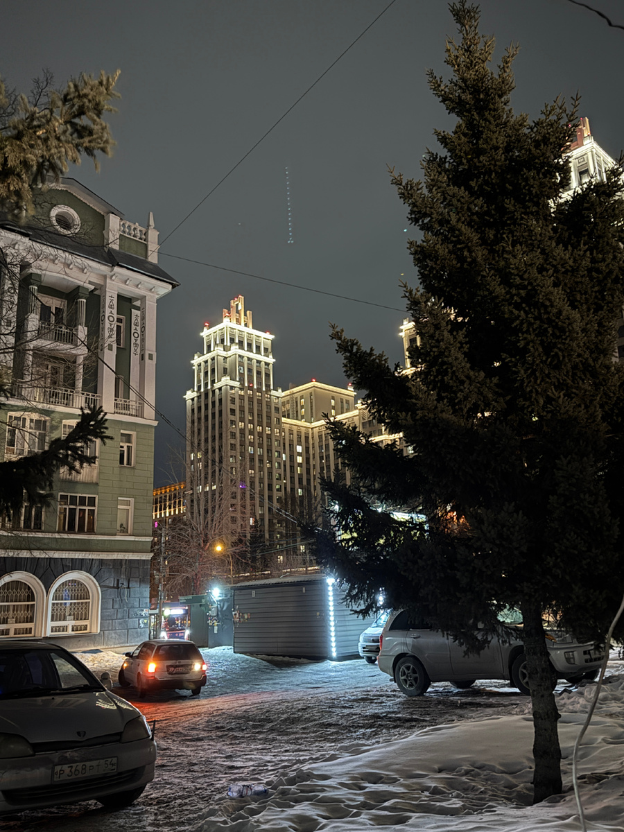 Около Театрального Института очень красиво 