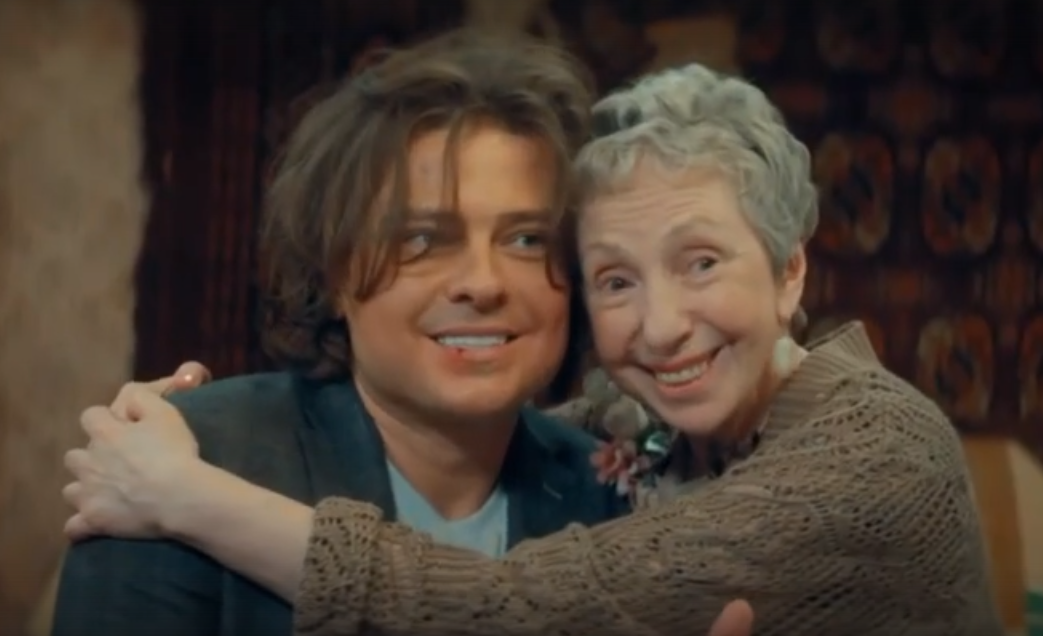 Кадр из сериала "Патриот". 